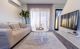 Stylish 2-Bedroom Haven Next To Hagley Park